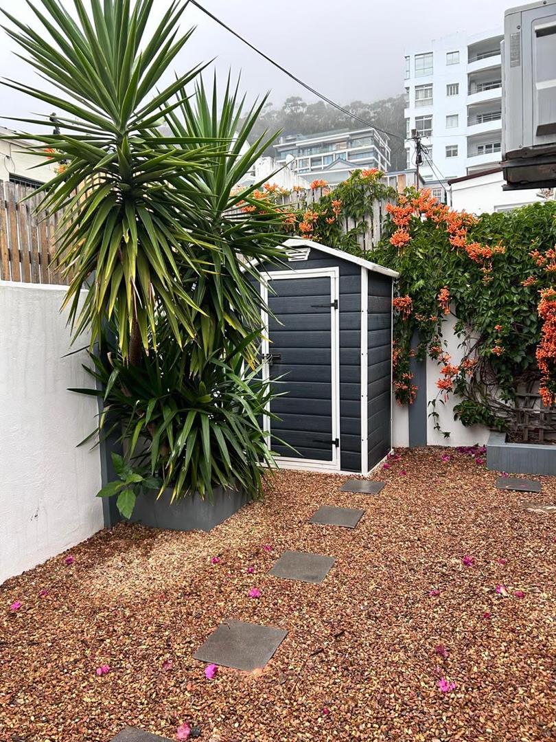 2 Bedroom Property for Sale in Sea Point Western Cape